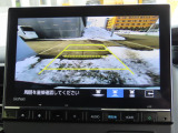 リアワイドカメラシステム!従来の視野に加えて、後方側方を約180&deg;まで見えるワイドビューと、後方を真上から見たような視野で駐車時などに便利なトップダウンビューの3つの視野があります!