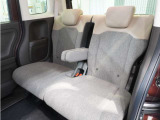 【セカンドシート】ゆったり快適に座っていただけますので、楽しくドライブに参加できます。