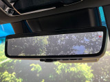 【デジタルインナーミラー】カメラが撮影した車両後方の映像をルームミラー内に表示。クリアな視界で状況の確認が可能です!※ドラレコ機能ご利用には別途SDカードをご用意いただく場合があります。