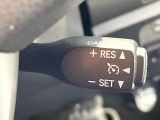 【クルーズコントロール】高速道路もラクラク走行。アクセルを離しても一定速度で走行ができ、長距離運転時の負担を軽減!加速・減速も簡単なスイッチ操作で調整できます。