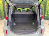 普段のお買い物や通勤、送迎等に十分な荷室スペースを確保しております。セカンドシートを倒すと、大きな荷物の積載も可能です♪