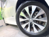 【純正アルミホイール】外観にマッチした純正アルミホイールを装着しております。各種社外アルミホイールや、スタッドレスタイヤも取扱いしております。是非ご相談ください♪