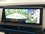 【パノラミックビューモニター】専用のカメラにより、上から見下ろしたような視点で360度クルマの周囲を確認することができます☆死角部分も確認しやすく、狭い場所での切り返しや駐車もスムーズに行えます。
