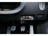 中古車だからボディーコーティングがおすすめ!下地処理が重要なコーティングはもちろんプロの施工でピカピカに仕上げます。濃色車は親水性、淡色車は撥水性のものがオススメ!