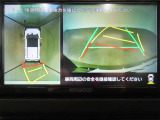 パノラミックビューモニター付きです。車両を上から見たような映像をディスプレイオーディオ画面に表示。運転席からの目視だけでは見にくい、車両周辺の状況をリアルタイムでしっかり確認できます。