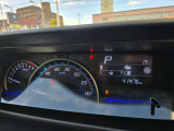 年式の割に走行距離も少なめです!瞬間燃費・平均燃費の計測機能も付いてます!!ガソリン価格も高騰しているので、エコな運転を心がけてみてください