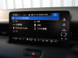ナビゲーションはホンダコネクトディスプレイを装着しております。AM、FM、Bluetooth、フルセグTVがご使用いただけます。初めて訪れた場所でも道に迷わず安心ですね!