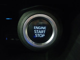 ワンプッシュで楽々エンジンスタート!キーを取り出さず、ドアノブに触れるだけでドアを施錠&解錠も可能です。