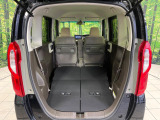後席を格納すると、これだけの広さが!シーンに合わせたシートアレンジで、大きな荷物も積むことが出来ます♪