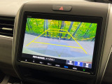 【バックカメラ】駐車時に後方がリアルタイム映像で確認できます。大型商業施設や立体駐車場での駐車時や、夜間のバック時に大活躍!運転スキルに関わらず、今や必須となった装備のひとつです!