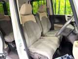 運転席シート廻りは使用感も少なく、良好な状態となっています。丁寧に使われていたことがよくわかりますね。