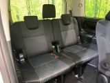 3列目シートはもちろん状態良好☆大人でもゆったりと座って頂けますので、大人数でのお出かけもラクラクです♪ご家族で、気の知れた仲間で、ドライブに行くのが楽しみですね♪