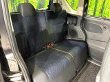 後部座席も気になるようなキズ・汚れやへたり等、大きなダメージはなく、良好な状態です。