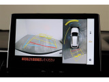 車両を上から見たような映像表示するパノラミックビューモニター付き!