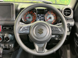 【純正革巻きステアリング】上質な革を使用することで、手にしっかり馴染みとても運転しやすいハンドルです♪