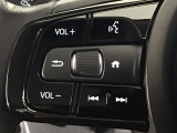 ステアリングリモコンは、運転中でも簡単に音量調整やチャンネル変更もできます!わき見運転防止にもつながるので安心です♪