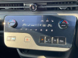 プラズマクラスター搭載フロントオートエアコン、リアオートエアコンを装備。さらに運転席、助手席、後部座席で別々に温度度設定ができるエアコン独立温度調整機能を搭載。