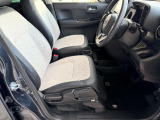 フロントシートです!!セパレートシートなのでお尻をしっかりホールド!!スポーティな運転にも最適です!!