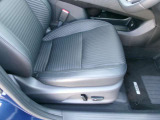 運転席パワーシート。