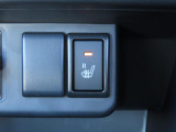 運転席にお座りの方のためにシートヒーターを装備!