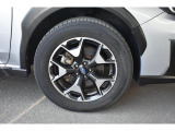純正17インチアルミホイル/タイヤサイズは225/60R17です