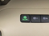 ★ECONスイッチ★ エコドライブを加速しよう!スイッチをONにすると、運転の仕方によるロスを抑え込み燃費をよくするようクルマが頑張ります(*^ー^*)燃費向上にチャレンジ♪