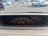 大型の見やすいスピードメーターです。