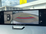 【360&deg;ビューモニター】専用のカメラにより、上から見下ろしたような視点で360度クルマの周囲を確認することができます☆死角部分も確認しやすく、狭い場所での切り返しや駐車もスムーズに行えます。