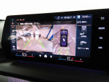 リアビューカメラ。ガイドラインとパークディスタンスコントロールで安全に車庫入れ可能。