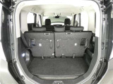 開口部の広いラゲージスペースは、ゴルフバックなどの荷物もラクラク積み込めます。