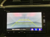 バックでの車庫入れも安心です! リアカメラが付いているバックモニター付のナビを装備しております。操作線もついており距離感も画面から確認できます。