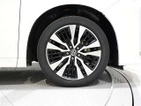 純正アルミホイールを装備しております。(235/50R18)