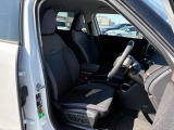 ★車内は剛性の高いピラーとサイドドアビームによって保護されており、万が一の衝突の際にも強固なセーフティを確保します。