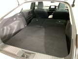 後部座席を倒せば、大きな荷物もOK♪