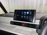 ディスプレイオーディオを装備。スマホとクルマをつなぐことで、これまでのナビに加えて、いろんなサービスが楽しめます。