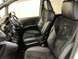 すっきりとしたデザインの内装は、さすがトヨタ車の上品さを感じます。