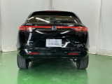 汚れが付着しやすいリヤガラスにはリヤワイパーが付いています。フロントのワイパーがONの時はシフトレバーをリバースに入れるとリヤワイパーがリンクして作動、クリヤーな視界が保てます