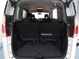 ラゲッジスペースも広々していて荷物もたくさん載りそうです。普段のお買い物もこれだけのスペースがあれば安心ですね。