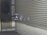 全車店頭にて展示中!お越し頂ければ現車確認が可能です。お気軽にお越しくださいませ。専門スタッフが細かくご説明させて頂きますので輸入車にご不安がある方でも安心です。