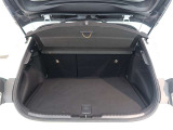 広々としたラゲージスペースを備えています。大きなものや長さのある荷物もしっかりと積み込めます。