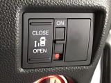 【パワースライドドア】助手席側がパワースライドドアになっており、運転席のスイッチやスマートキーでも開閉が可能です!開口部も広いので乗り降りも楽々♪
