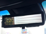 【デジタルインナーミラー】後席の大きな荷物や同乗者で後方が確認しづらい時でも安心!カメラが撮影した車両後方の映像をルームミラー内に表示。クリアな視界で状況の確認が可能です!