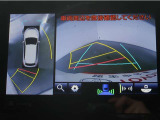 パノラミックビューモニター付きです。車両を上から見た様な映像を画面に表示。運転席からの目視だけでは見にくい、車両周辺の状況をリアルタイムでしっかり確認出来ます。