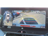 「パノラミックビューモニター」でクルマを真上から見るように周囲を確認でき、駐車の際に大活躍☆