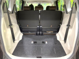 後席を格納すると、これだけの広さが!シーンに合わせたシートアレンジで、大きな荷物も積むことが出来ます♪