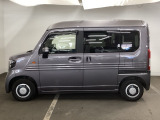 スライドドアなら狭い駐車場でもドアをぶつける心配がありません。ステップが低く乗り降りもしやすいです。