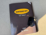 取扱い説明書と整備手帳もしっかりついています。使用方法や、整備記録などお車の大事情報が記載されている大事なものですよね。