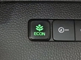 ★ECONスイッチ★ エコドライブを加速しよう!スイッチをONにすると、運転の仕方によるロスを抑え込み燃費をよくするようクルマが頑張ります(*^ー^*)燃費向上にチャレンジ♪