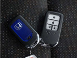 ◆スマートキー◆カギをバッグやポケットに入れたままでもドアロックの開閉ができる『スマートキー』付き!雨天や暗くなってもカギを取り出す必要がなくドアの開錠&エンジンも始動できます