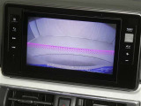 【バックカメラ】駐車時に後方がリアルタイム映像で確認できます。大型商業施設や立体駐車場での駐車時や、夜間のバック時に大活躍!運転スキルに関わらず、今や必須となった装備のひとつです!